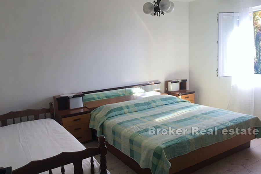 Kuća drugi red od mora