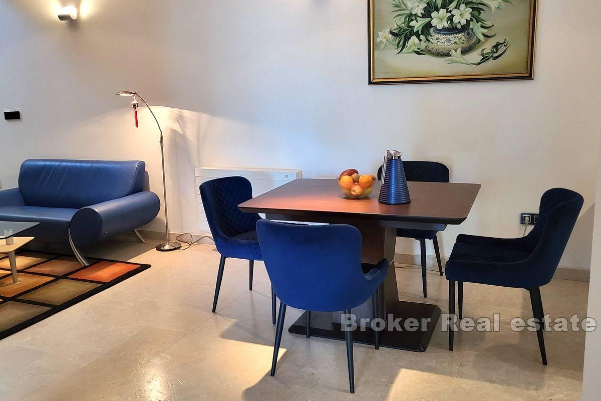 Villa med pool och öppen havsutsikt