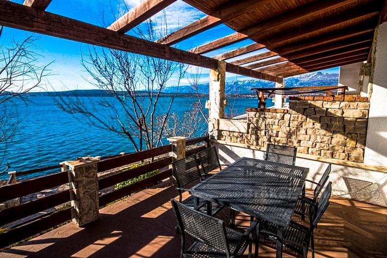 Apart med havsutsikt, till salu