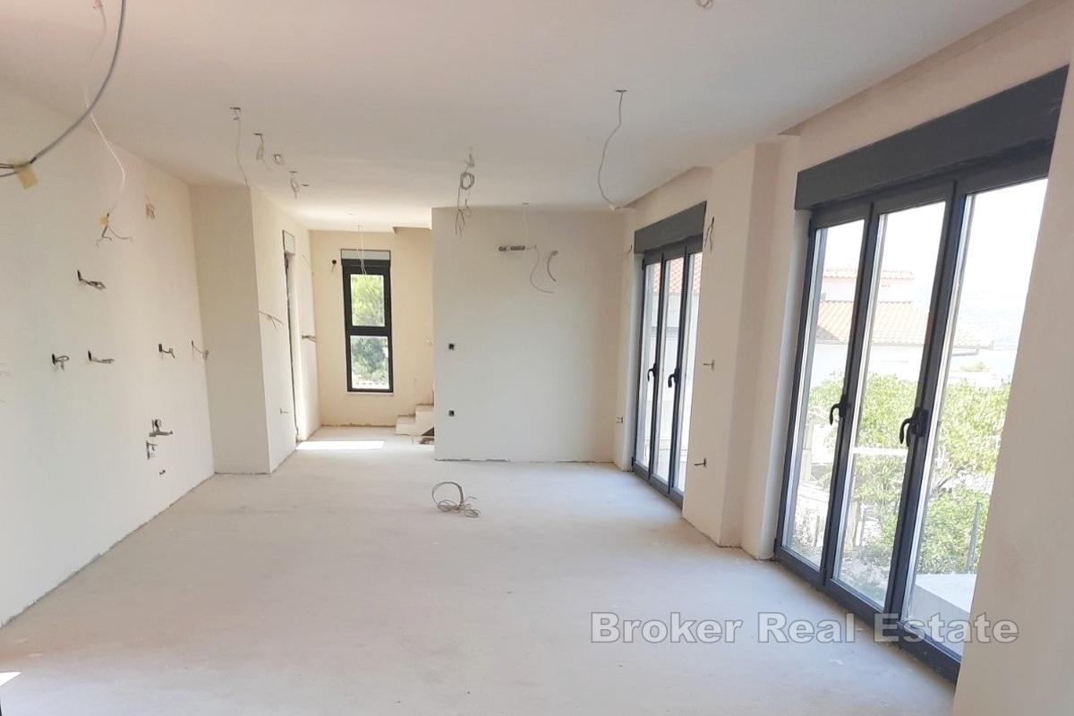 Villa moderne avec piscine et vue mer