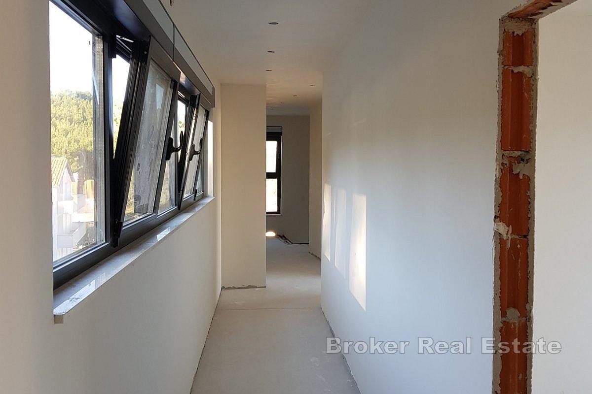 Villa moderne avec piscine et vue mer