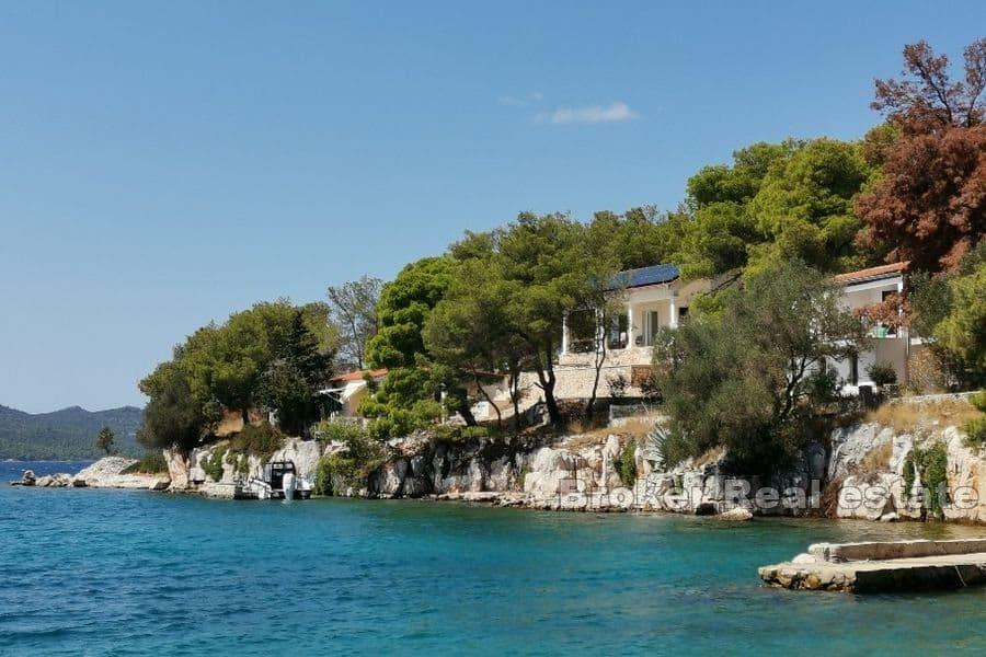 Nekretnine u prvom redu do mora