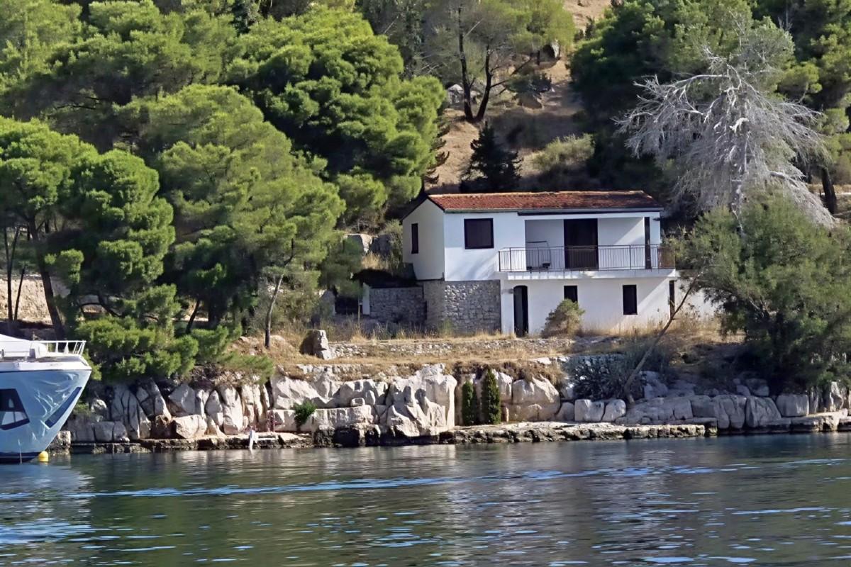 001-5126-30a-island-kornati-property-first-row-to-the-sea-for-sale