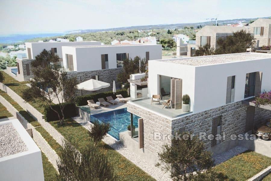 Steinvilla mit Pool und Meerblick