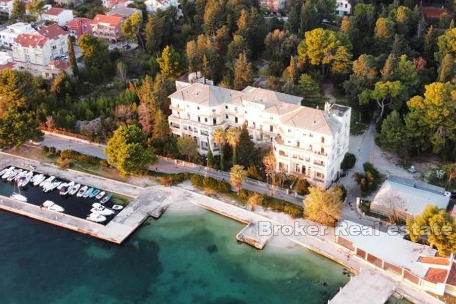 Hotel u prvom redu do mora