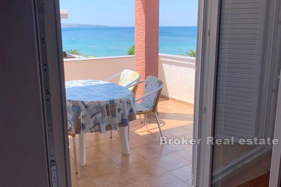 Apartment in the second row from the sea