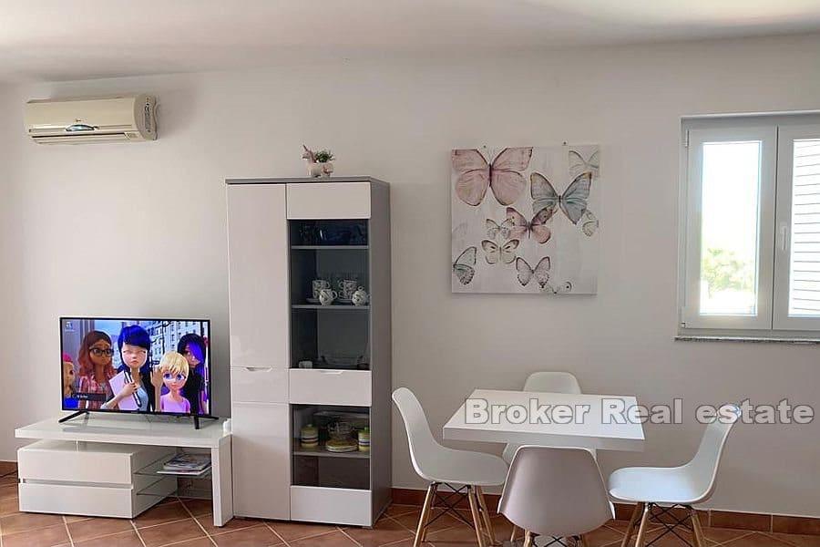 Leilighet i andre rad fra sjøen