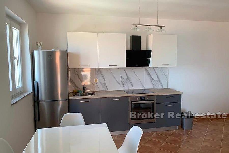 Leilighet i andre rad fra sjøen