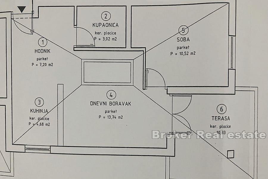 Leilighet i andre rad fra sjøen