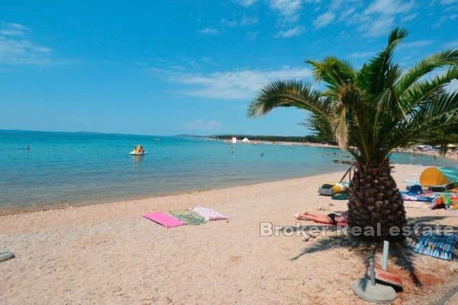 Leilighet i andre rad fra sjøen