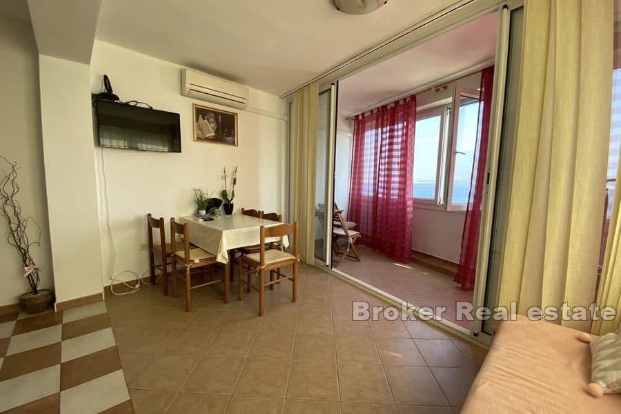 Apartmánový dům první řada k moři