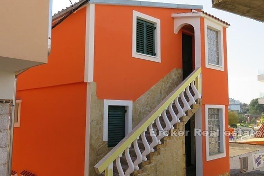 Apartment house first row to the sea