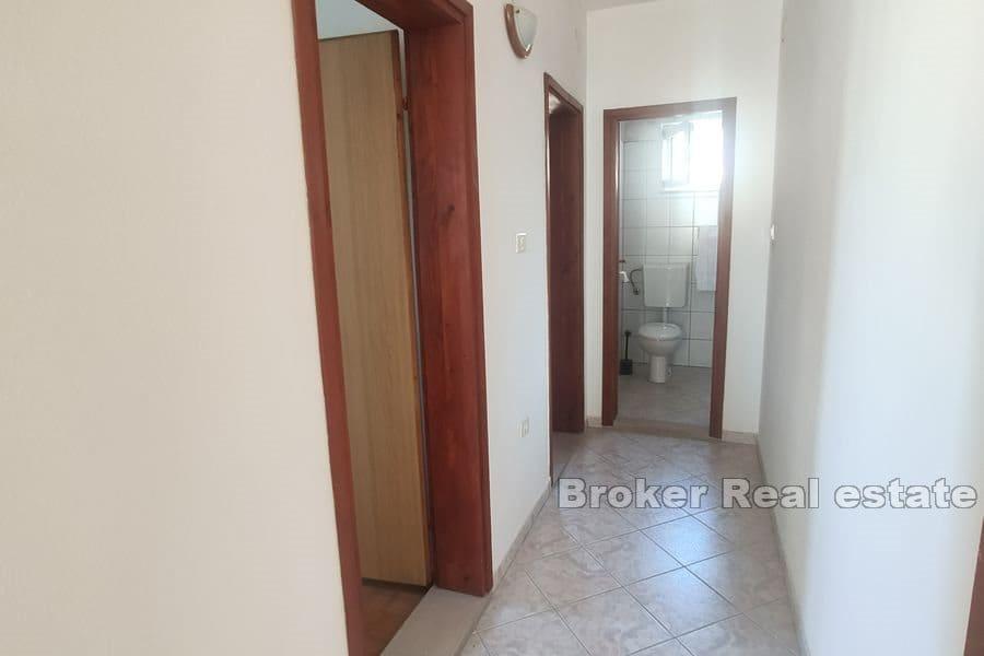 Maison jumelée, première rangée de la mer