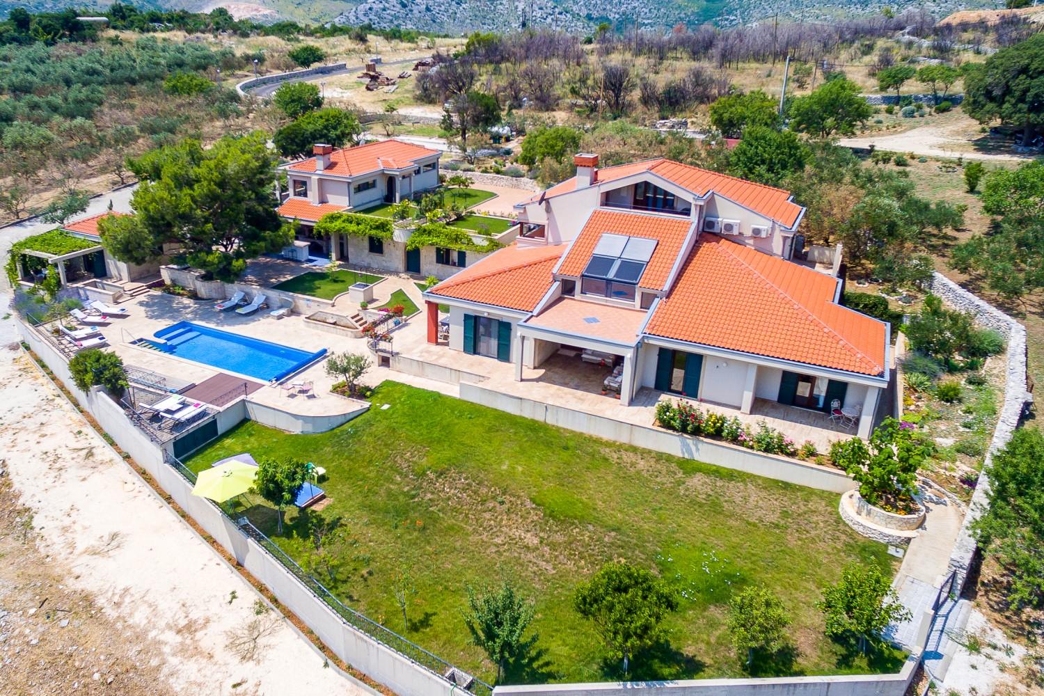 001-5156-30-near-trogir-property-with-panoramic-sea-view-for-sale