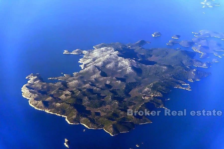 Building land first row to the sea