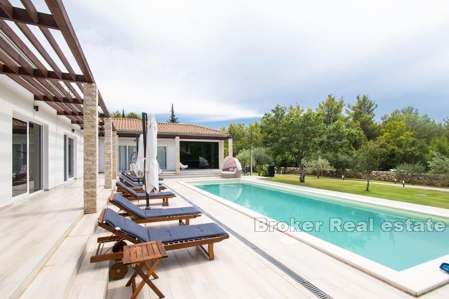 Luxusvilla mit Pool