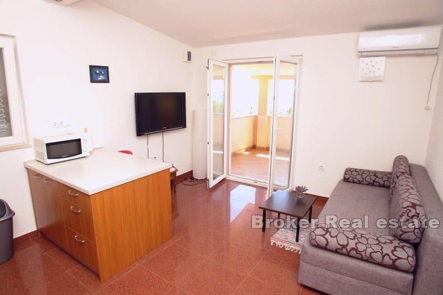 Casa con piscina, prima fila mare