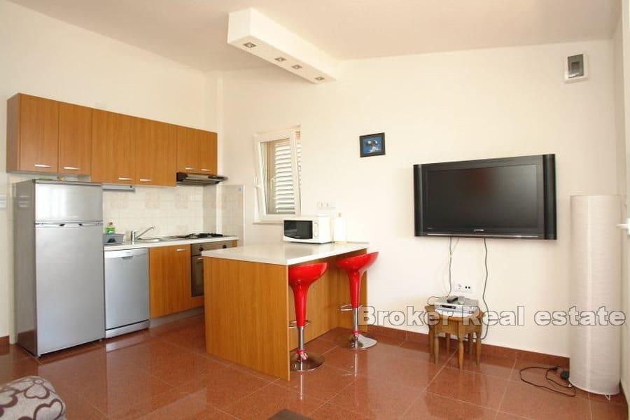 Kuća s bazenom, prvi red do mora