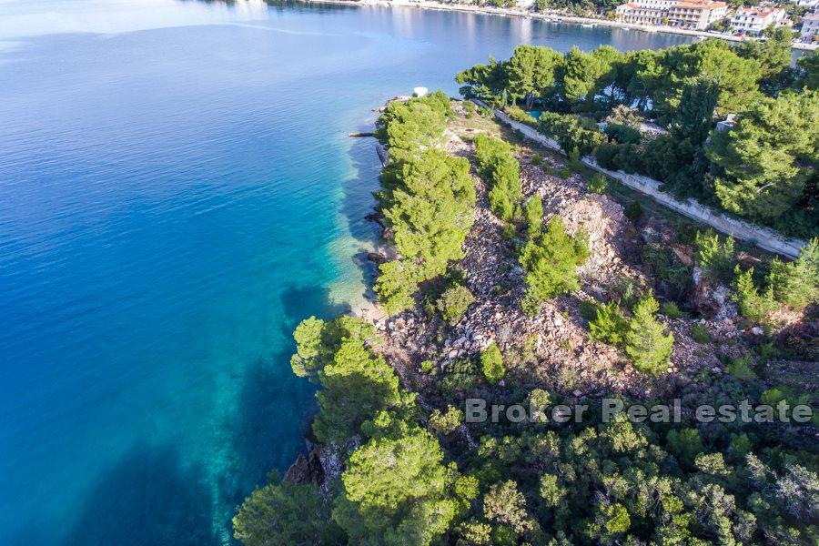 Земля под застройку в первом ряду от моря