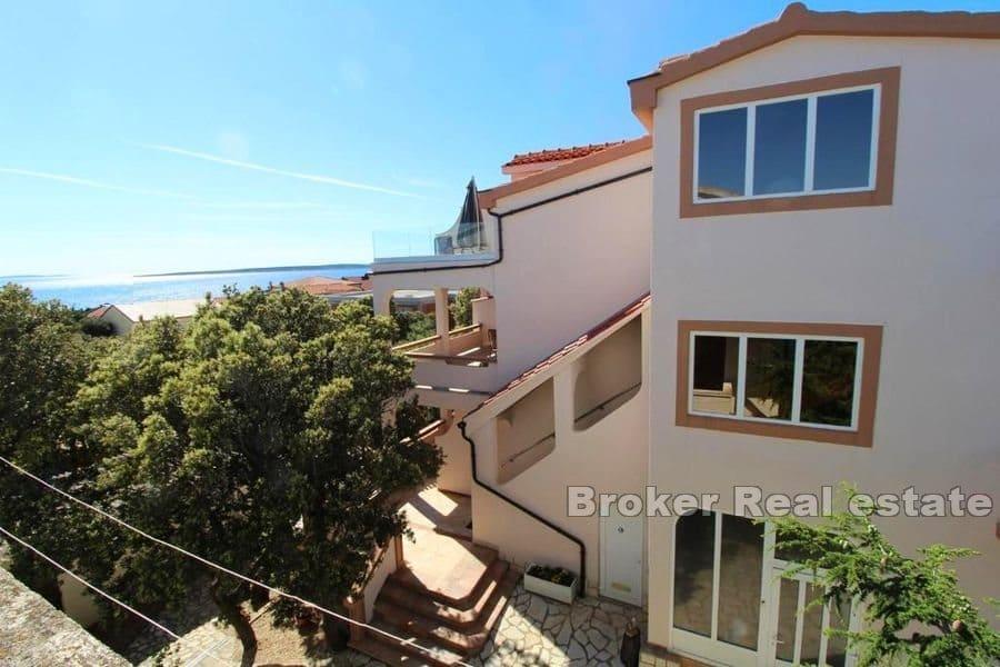Apartmánový dům s výhledem na moře