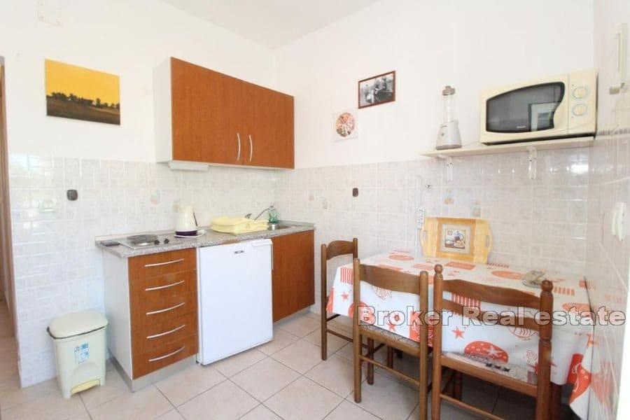 Apartment house with sea view