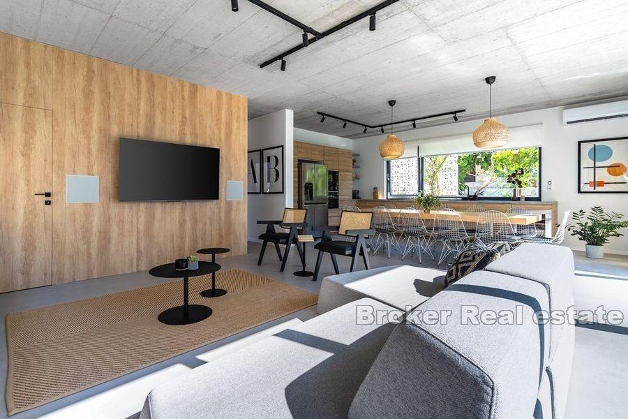 Moderní vila s bazénem