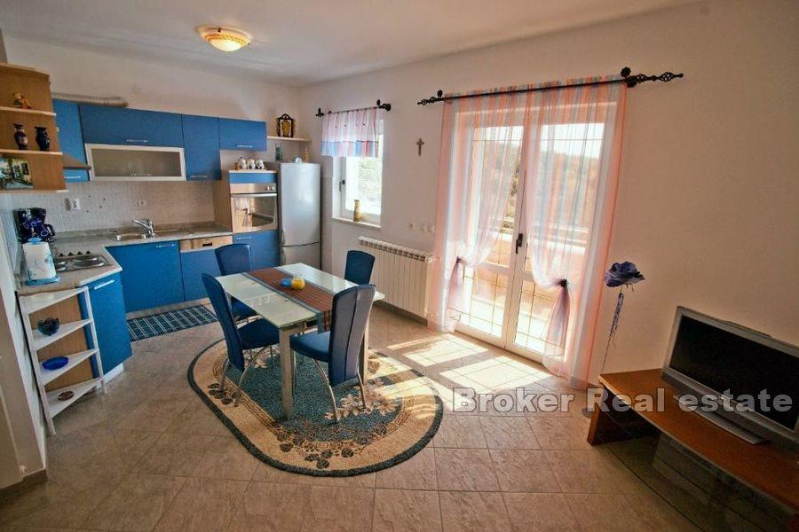 Dom apartamentowy z basenem