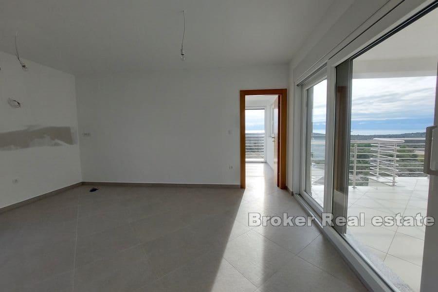 Two bedoom apartment with a sea view