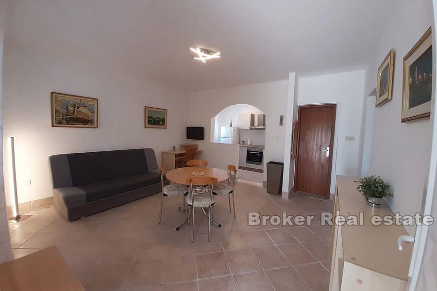 Dom z apartamentami przy morzu