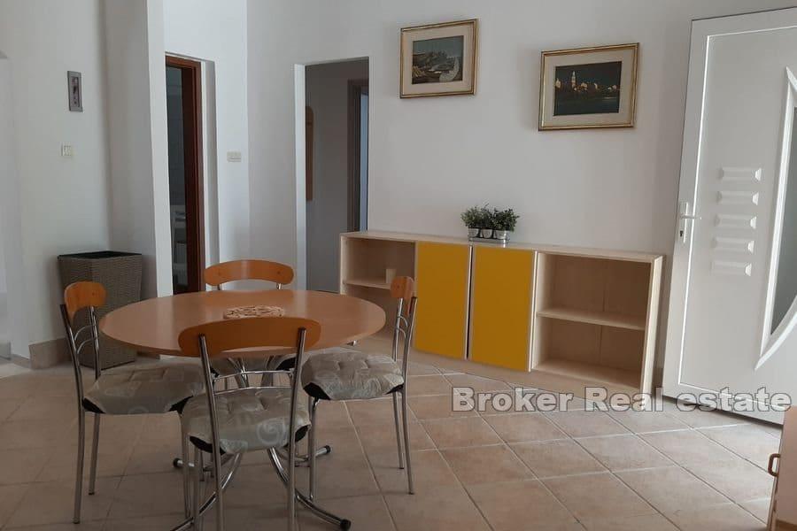 Dom z apartamentami przy morzu