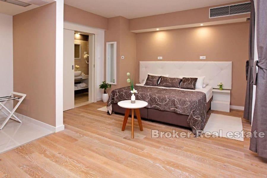 Vila - hotel v první řadě k moři