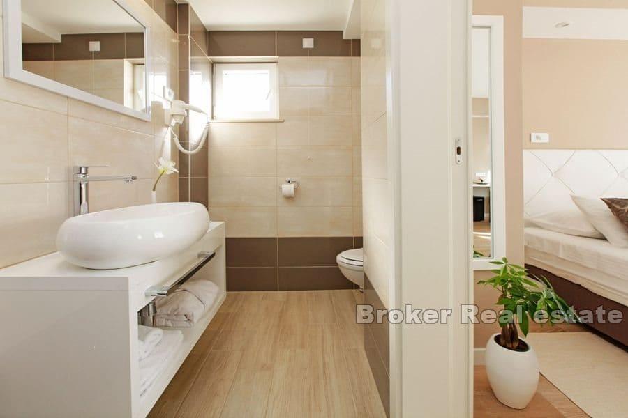 Vila - hotel v první řadě k moři