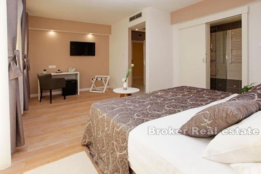 Villa - Hotel in der ersten Reihe zum Meer