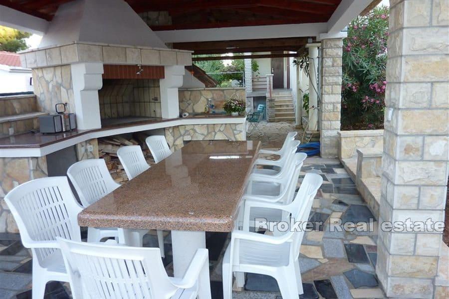 House with pool and open sea view