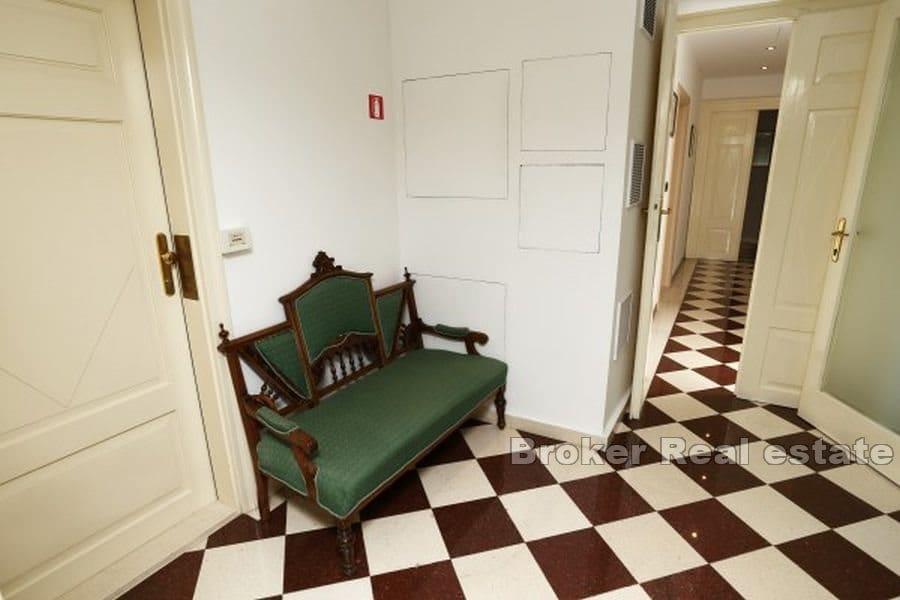 Hôtel au premier rang de la mer