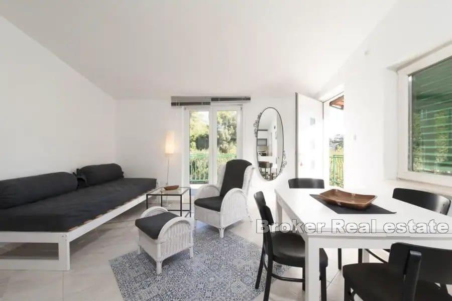 Steinhaus in der Nähe des Meeres