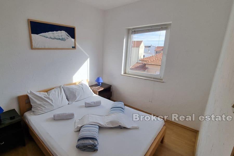 Apartment house near beach and center