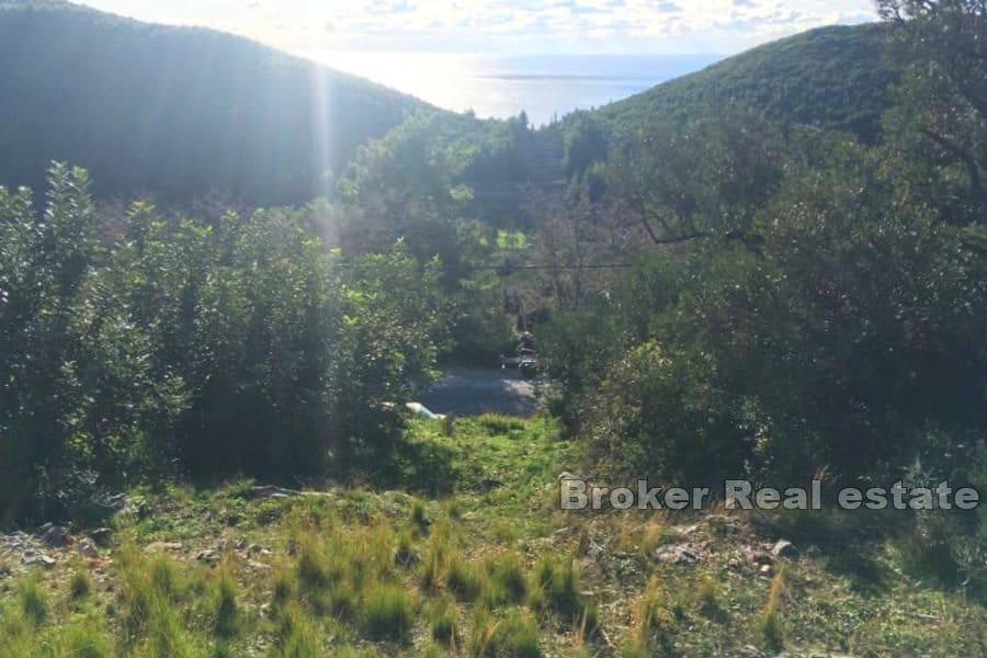 Stavební pozemek s výhledem na moře