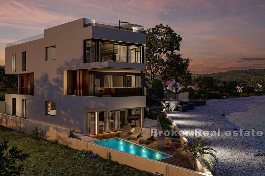 Apartments in the first row to the sea