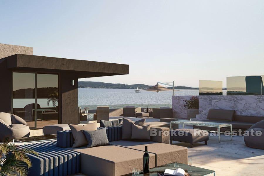 Apartments in the first row to the sea