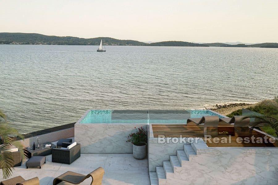 Apartments in the first row to the sea