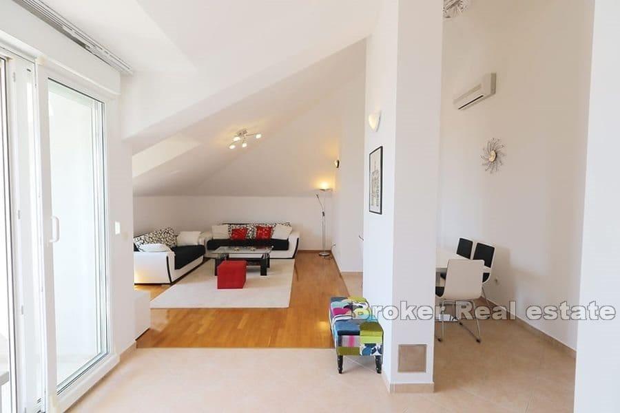 Meje, three-room apartment with sea view