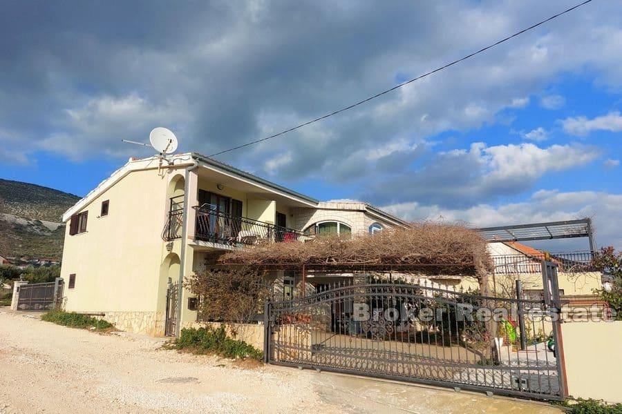 Immeuble avec piscine