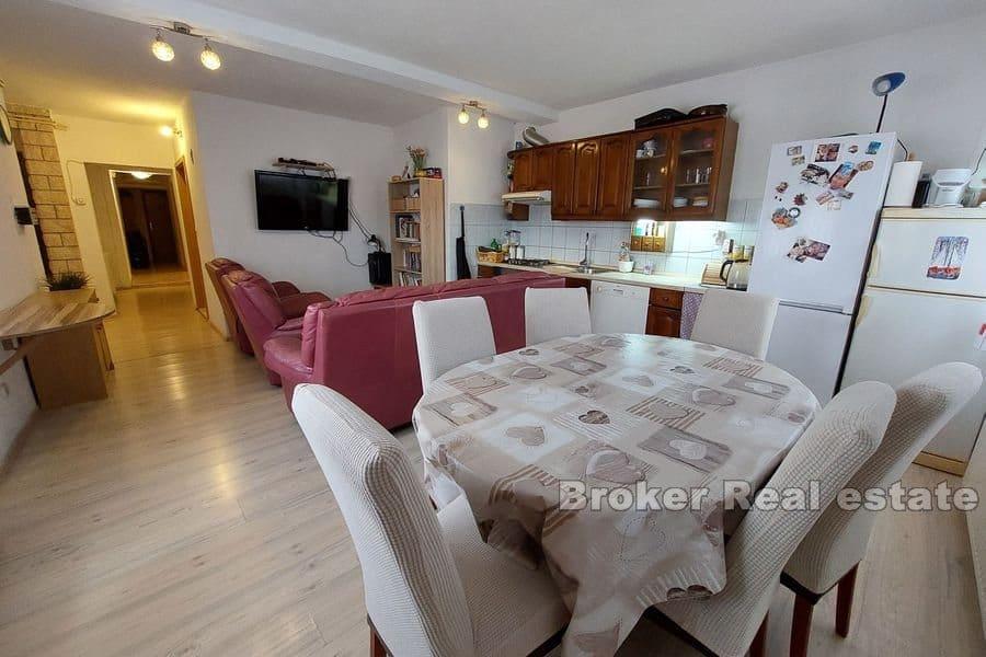 Mehrfamilienhaus mit Swimmingpool