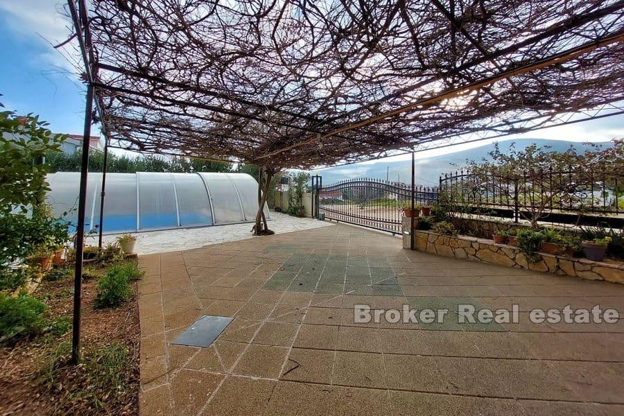 Mehrfamilienhaus mit Swimmingpool