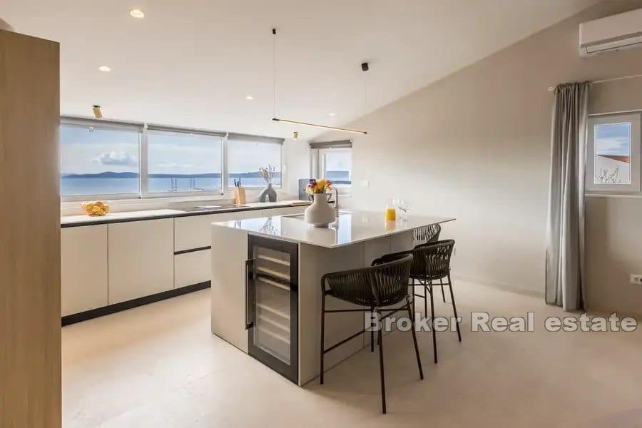 Современная вилла с бассейном