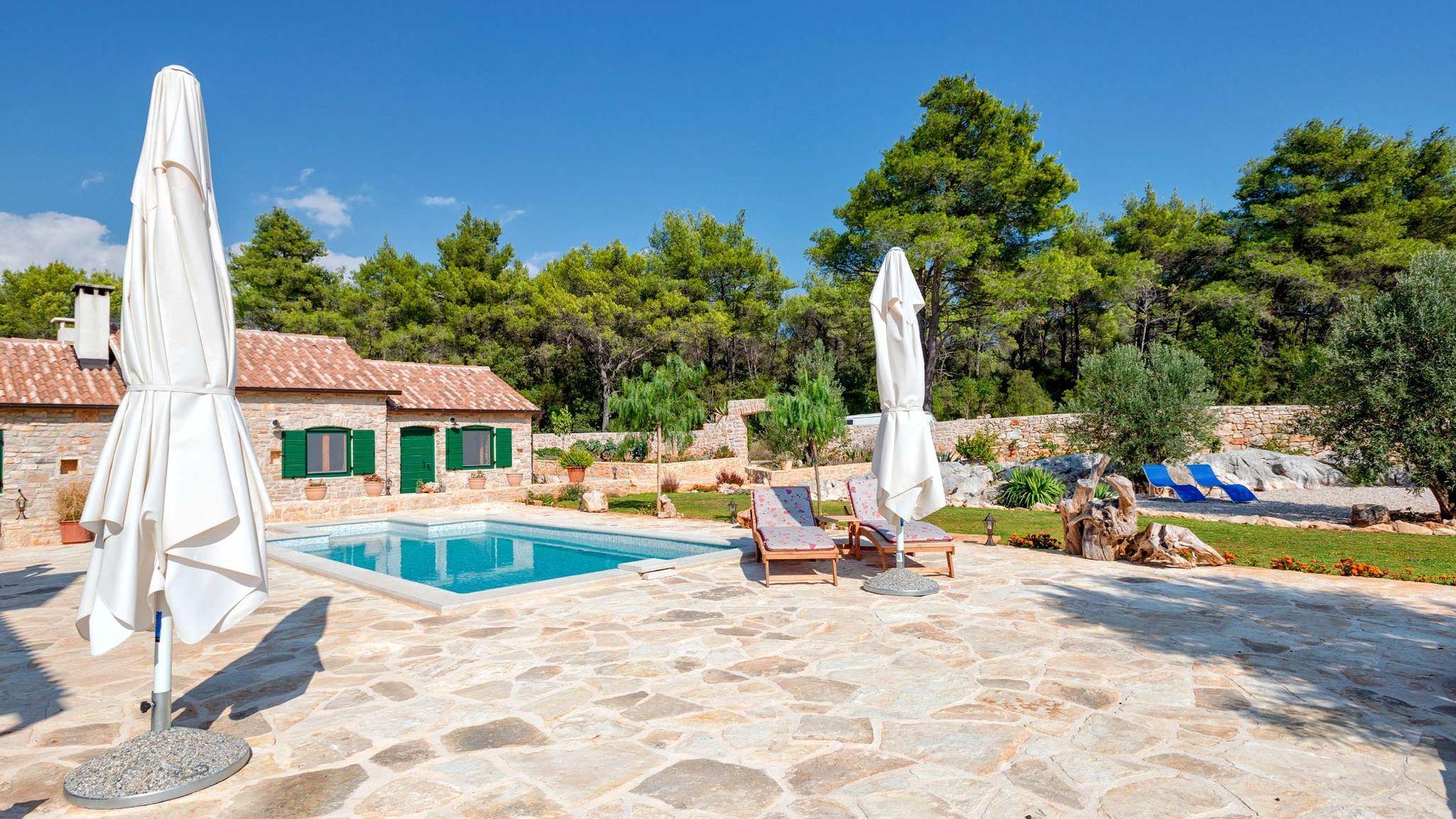 Wyjątkowa posiadłość z kamiennymi domami