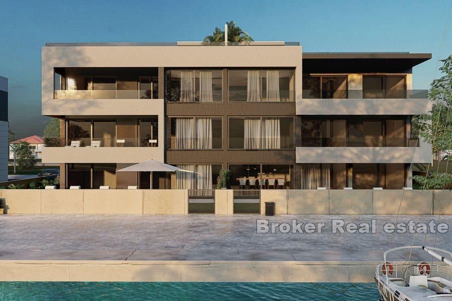 Apartment first row to the sea
