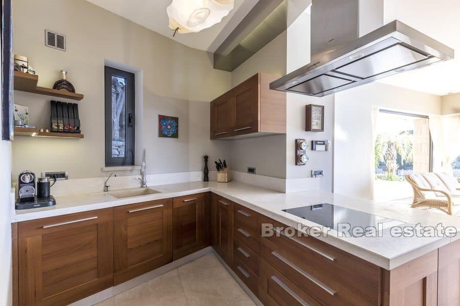 Nowoczesna willa nad morzem