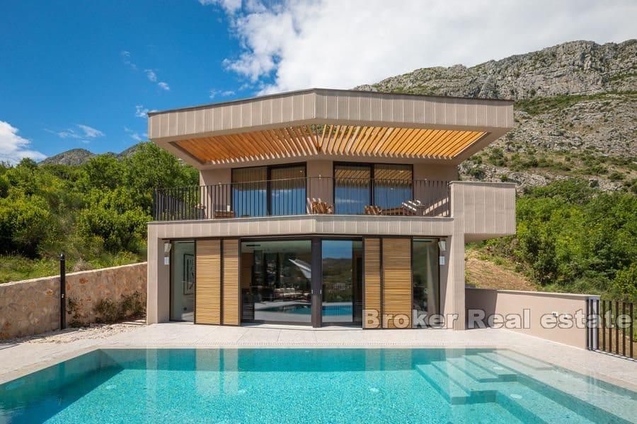 Luxury villa with pool